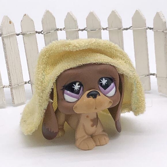 Littlest Pet Shop LPS 665 Brown Basset Hound Dog Purple Splash w Towel - Picture 1 of 6